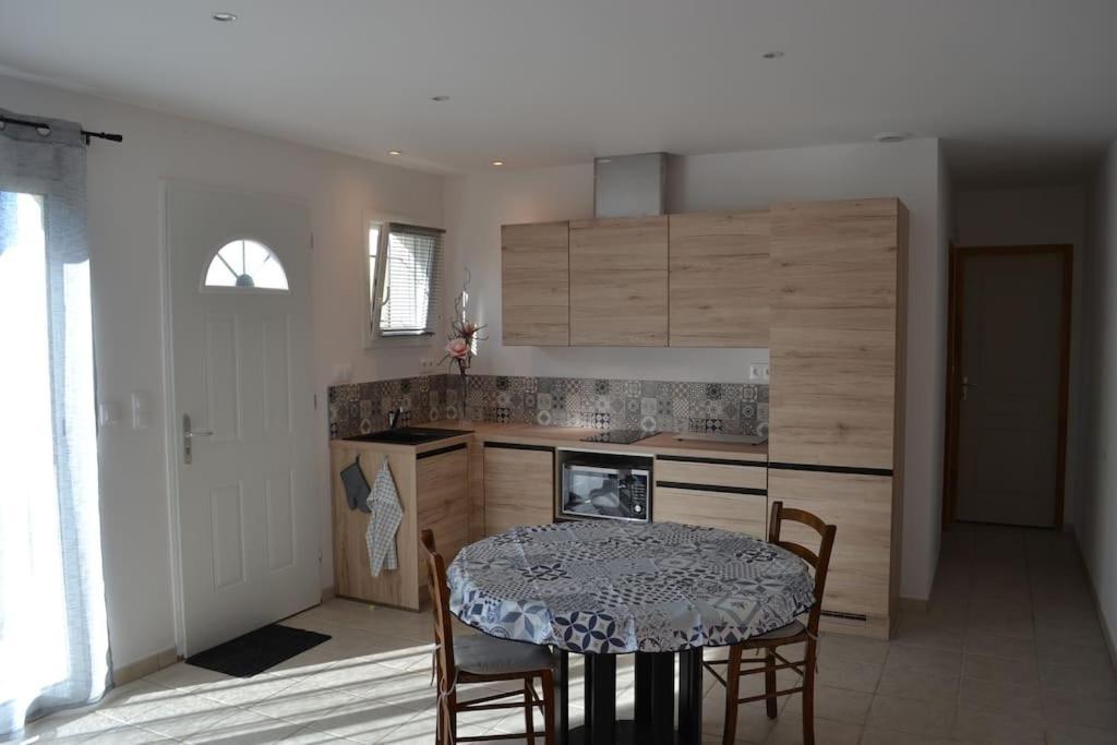 Joli Appartement Au Calme Entre Nimes Et Avignon Meynes Exteriér fotografie